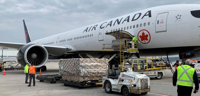 Auch drei Boeing 777 nutzt Air Canada als Hilfsfrachter.