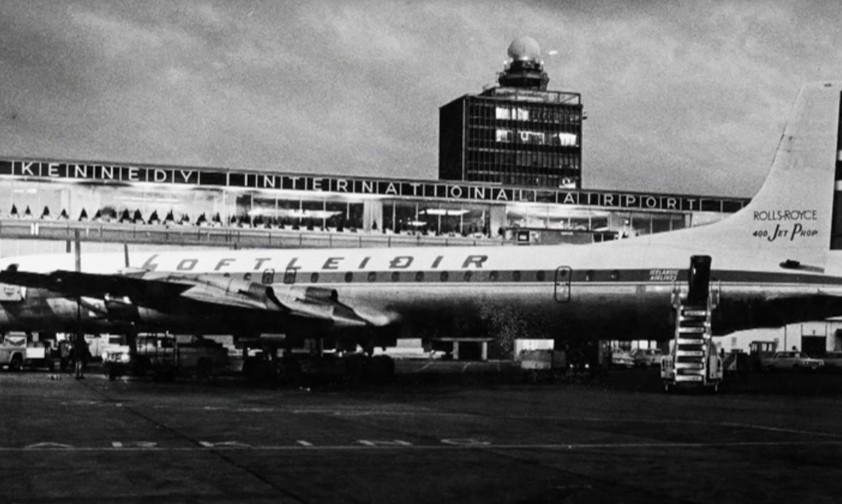 Flugzeug von Loftleiðir in New York: Die Fluglinie ging später in Icelandair auf.