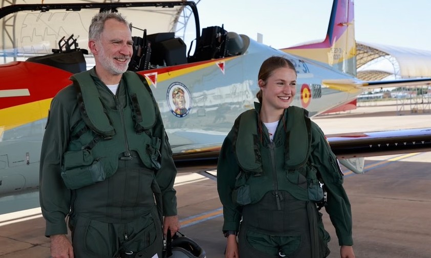 König Felipe VI. und Prinzessin Leonor: Flogen gemeinsam.