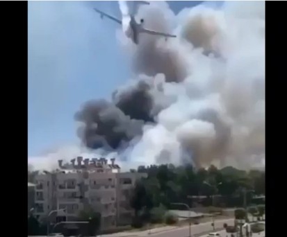 Wenn das Löschflugzeug für Wellengang sorgt