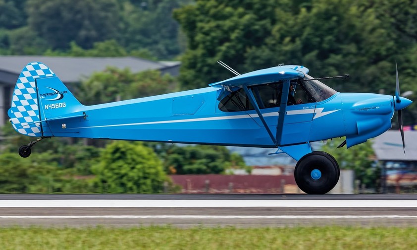 Mit einer Carbon Cub UL von den USA nach Australien: Pilot Green bei der Landung in Malaysia.