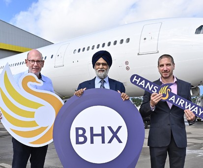 Die Chefetage von Hans Airways bei der Übergabe des Airbus A330: Bald wieder weg?