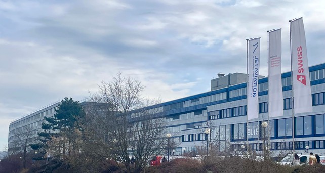 Swiss gebauede basel flughafen