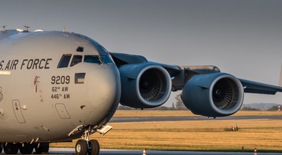 US Air Force C-17 Globmaster: Der Flughafen Ben Gurion in Tel Aviv hat wegen der US Air Force kein Platz mehr.
