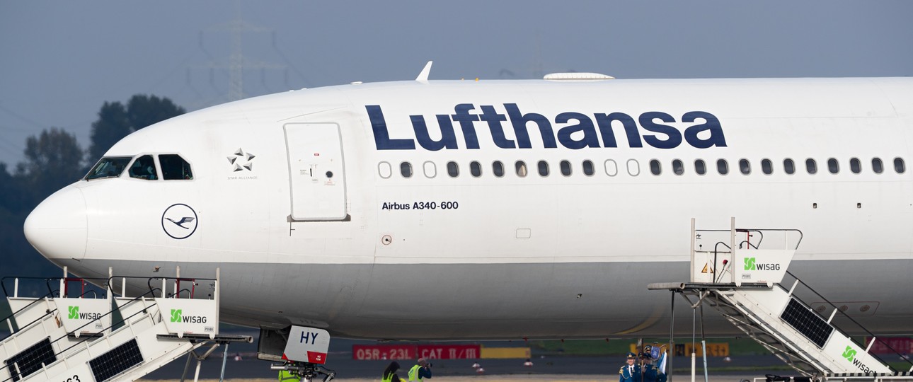 D-AIHY: Der Airbus A340-600 von Lufthansa steht jetzt in Düsseldrof - wie die drei anderen Exemplare auch.