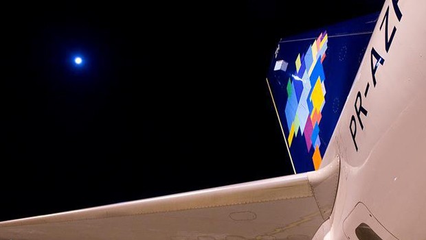 Heckflosse von Azul: Das Logo bleibt, der Schriftzug ändert.