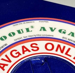 G100UL-Avgas-Sticker: Gami hat jetzt eine Raffinerie gefunden.