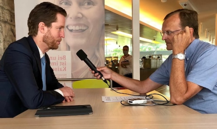 Alexis von Hoensbroech (links) im Gespräch mit Michael Csoklich