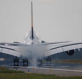 A380 bei der Landung: Belastung für die Reifen.