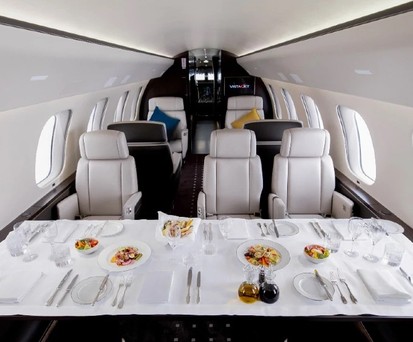 So kann ein Essensservice bei Vistajet aussehen.