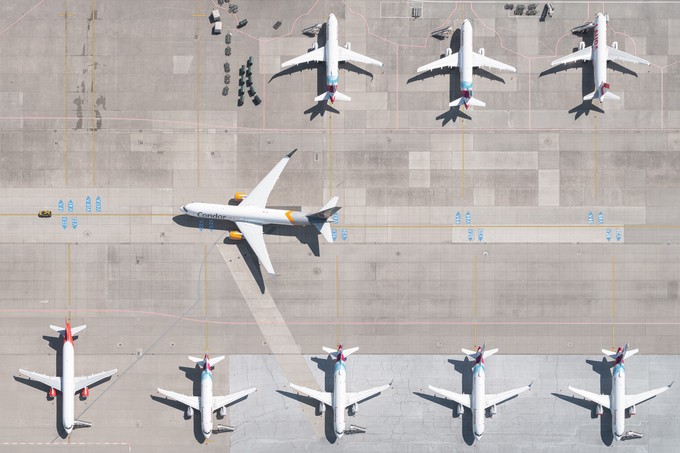 Eurowings und Condor: Auch am Flughafen Düsseldorf standen viele Flieger still.