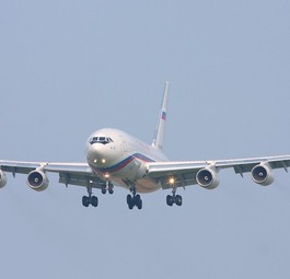 Die Ilyuhsin Il-96 mit dem Kennzeichen RA-96018: Unterwegs nach Köln.