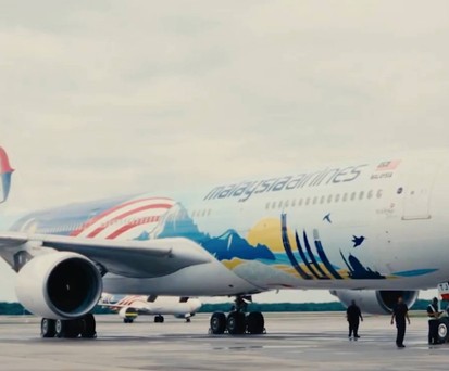 Der Airbus a330-300 von Malaysia Airlines in der Sonderlackierung: Die Maschine ist Teil der Kampagne Visit Malaysia 2026.