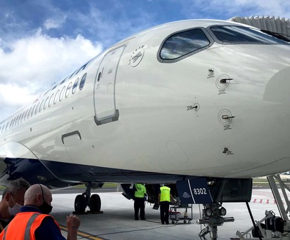 Ein Airbus A220 vom Delta Air Lines: In Salt Lake City hat sich ein Mann in einem Triebwerk versteckt.