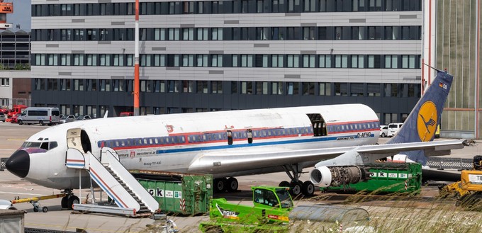 Dem Flughafen wurde der Unterhalt des Fliegers nun zu teuer. Ein Verein zur Rettung der 707 hatte keinen Erfolg und so ...