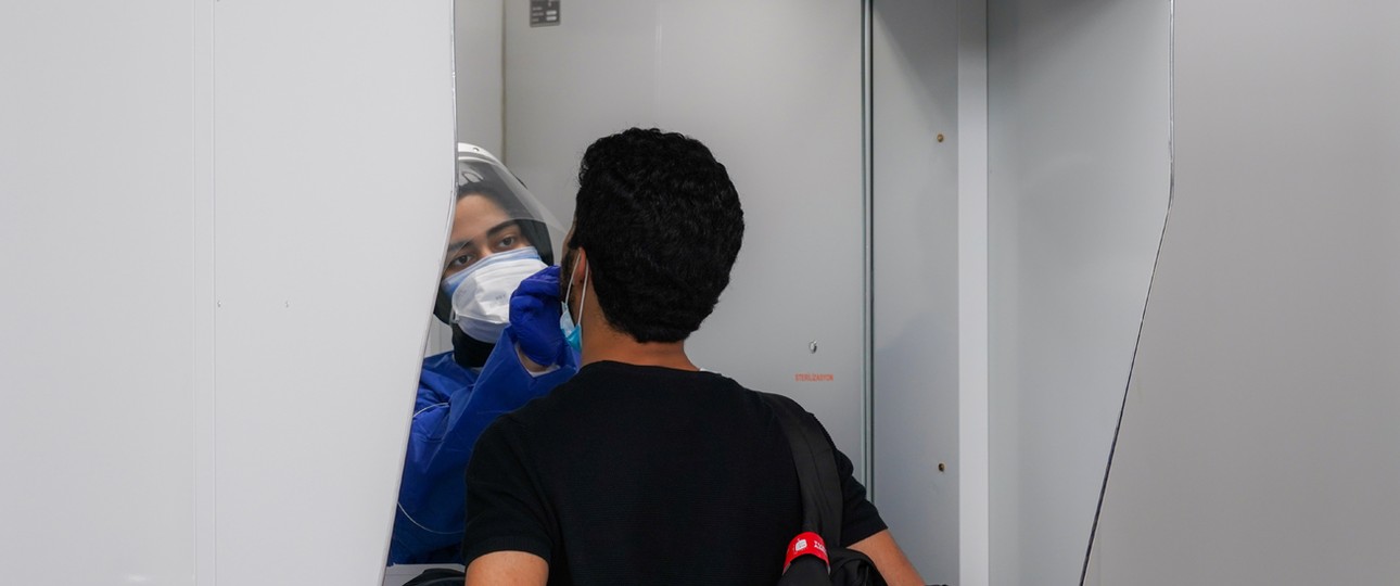 Der Flughafen Istanbul hat ein eignes Testzentrum eingerichtet, damit sich Passagiere vor dem Abflug testen lassen können.