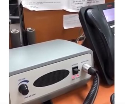 Mutter vergisst ihr Baby am Gate