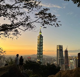 Blick auf Taipeh vom Elephant Mountain: Beliebter Ort, um den Sonnenuntergang zu erleben.