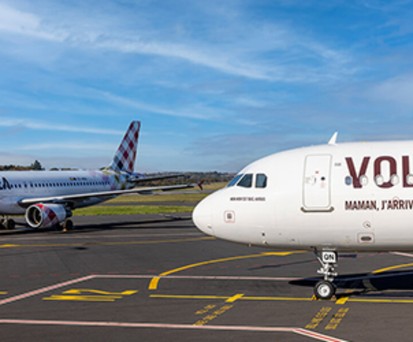 Zwei Flugzeuge von Volotea: Die Airline ist bereit in Lücken zu springen, die Air Europa hinterlässt.