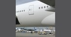 Tür 4 einer Boeing 777-300 ER: Die Schwelle liegt rund fünf Meter über dem Boden.