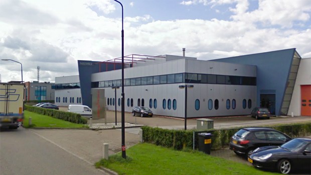 Jacobson ist Eigentümer der Panta Holdings, einer Investmentgesellschaft. Sie hat ihren Haupsitz in einem schmucklosen Bürokomplex in der Kleinstadt Mijdrecht, in dem auch Blumenhändler oder Werbeagenturen sitzen.