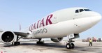 Platz 8: Qatar Airways Cargo. 6,0 Millionen Tonnen Fracht. Die Fracht-Flotte besteht aus insgesamt 18 Fliegern des Typs 777F, 747-400F und Airbus A330-200F. Auch in den Frachträumen der 184 Passagierflieger transportiert die Golfairline Güter.