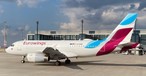 Eurowings-Flugzeug am Hauptstadtflughafen: Bald in Richtung Zürich und Wien unterwegs.