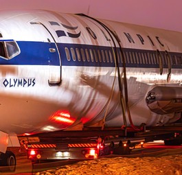 Im März wurde die Boeing 727 vom ehemaligen Airport Ellinikon ...