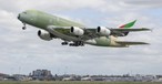 Der letzte Airbus A380 für Emirates: Die Maschine mit der Seriennummer MSN272 ist hier bei ihrem Erstflug Mitte März 2021 in Toulouse zu sehen.