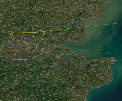 Flug BA919: Der Verlauf der Landeanflüge auf London-Heathrow  am 6. Juli.