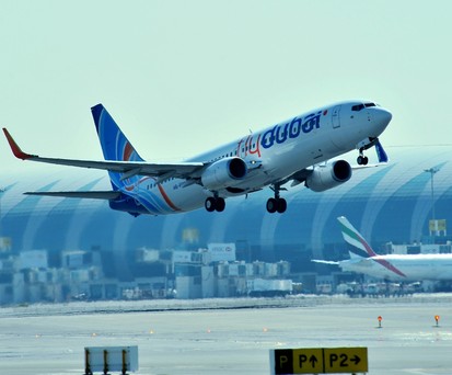 Jet von Flydubai startet am Flughafen Dubai International: Die Route nach Tel Aviv ist vorerst aus dem Programm genommen.