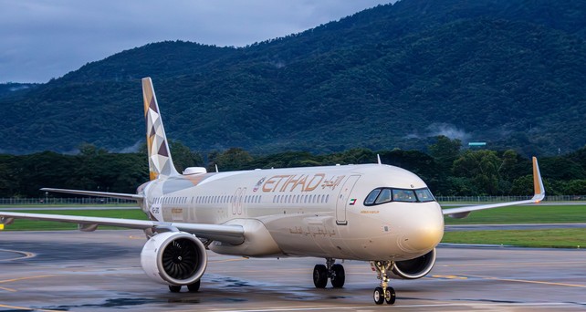 Airbus A321 von Etihad: Die Airline zieht den Start nach Luxemburg vor.