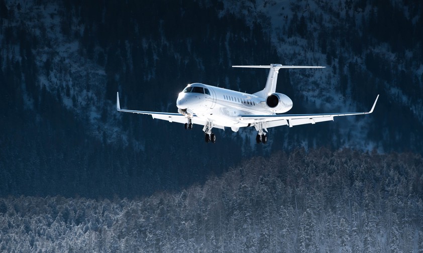 Air Hamburg besitzt eine Flotte von 44 Businessjets: Embraer Lineage 1000E, Dassault Falcon 7X, Embraer Legacy 600/650/650E, Legacy 500, Embraer Praetor 600, Cessna Citation XLS+, Embraer Phenom 300/300E und Cessna Citation CJ3.