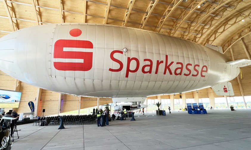 Theo geht in Rente – der Blimp mit dem Kennzeichen D-LDFR aus der WDL1B-Baureihe verbleibt in der Luftschiffhalle.