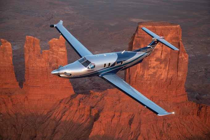 Der Pilatus PC-12 hat eine Reichweite von 3417 Kilometer.