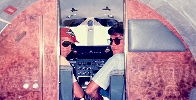 Mentor Niki Lauda und Manfred Samhaber im Cockpit.