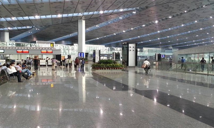 Setzte Bau der U-Bahn Flughafen Kolkata unter Wasser?