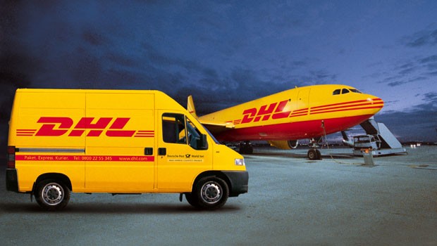 Im Inland kann man auf den Gepäckservice etwa der Deutschen Post zurückgreifen. Das kostet für einen Koffer bis 31,5 Kilo 14 Euro – etwas weniger als etwa Germanwings nimmt. Für 3 bis 6 Euro mehr wird das Gepäck sogar zuhause abgeholt.