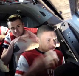 Spieler im Cockpit: Zum Glück nur ein Simulator