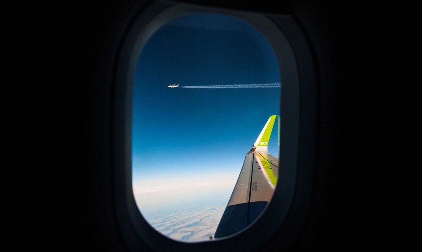 Blick aus dem Fenster einer Sky-Airline-Maschine: Die Fluglinie will ausbauen.