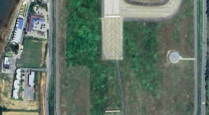 Mauer hinter der Piste von Muan: Hätte nicht aus Beton sein sollen.