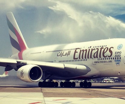 Airbus A380 von Emirates in Düsseldorf.