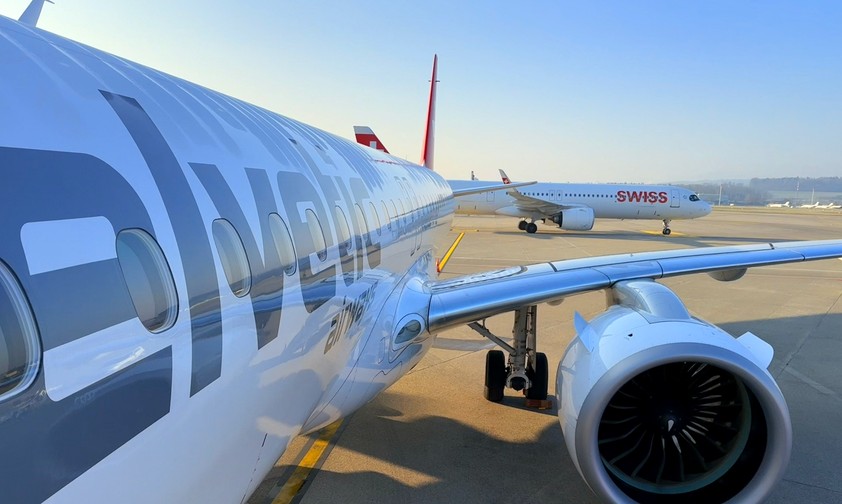 Flieger von Helvetic Airways und Swiss: Die Schweizer Lufthansa-Tochter braucht Hilfe