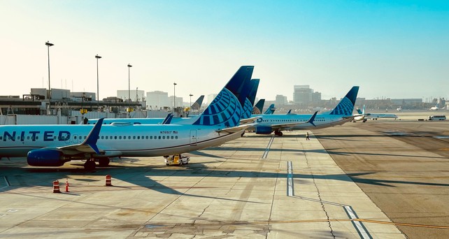 Flugzeuge von United Airlines in Los Angeles: Ärger mit den Triebwerksbauern.