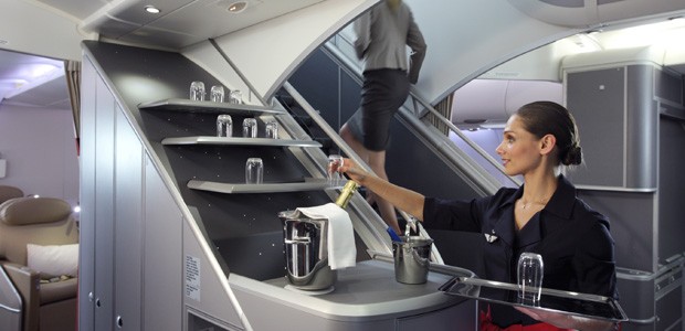 Flugbegleiterin von Air France in einem A380: Für einmal unter sich.