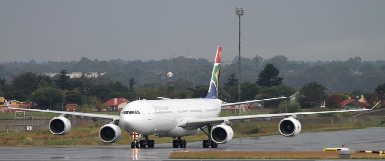 Flugzeug von South African Airways: Die Fluglinie überlebt, aber schrumpft.