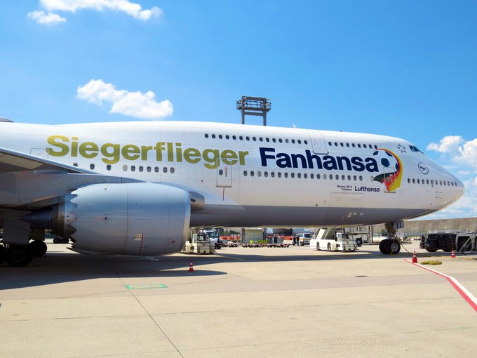 Nach dem Gewinn des WM-Titels bekam die deutsche Nationalmannschaft von Lufthansa einen Siegerflieger.