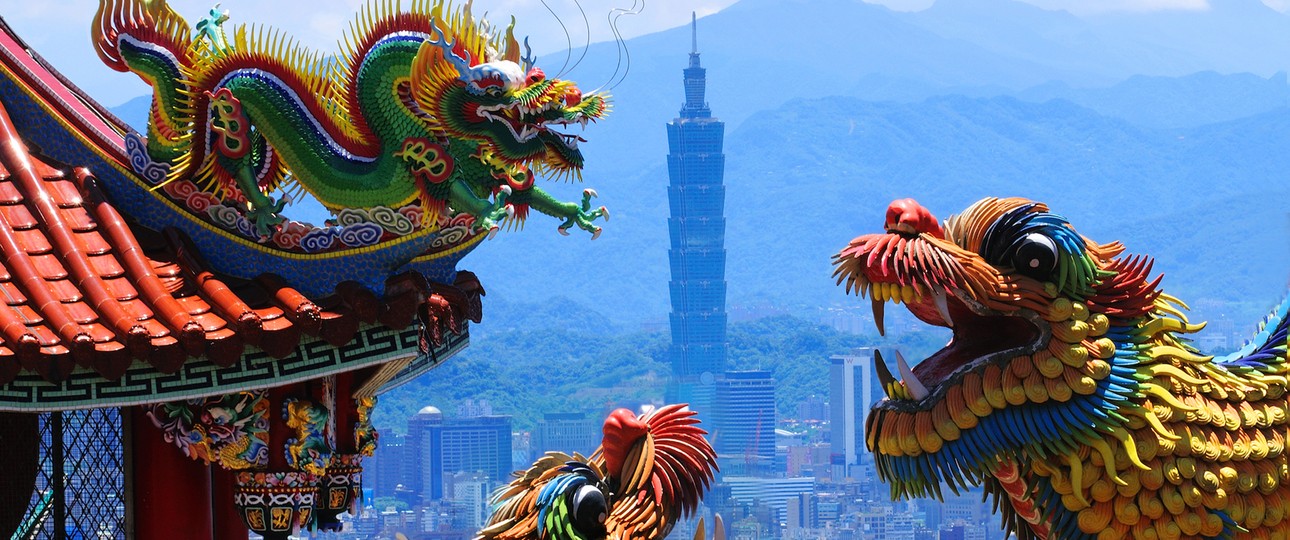 Taiwan bietet Tradition und Moderne: Blick auf den Wolkenkratzer Taipei 101 in Taipeh.
