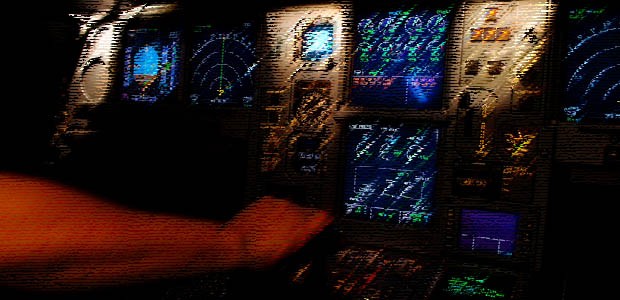Cockpit (Symbolbild): Waren die Piloten von Flug QZ8501 machtlos?