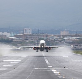 Landebahn in Zvarnots: Mit 3850 Metern groß genug für alle gängigen Verkehrsflugzeuge.